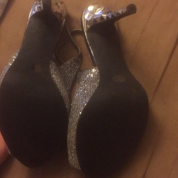 High Heels - Picture 4 of 4